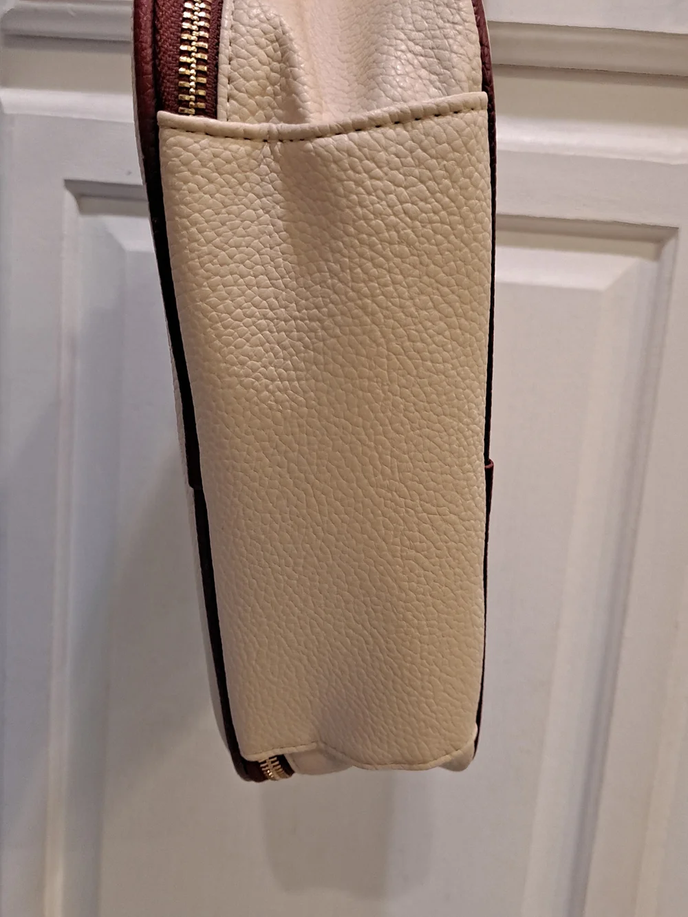 Lacattura Cream & Burgundy Bee-Embellished Crossbody Cosmetic Case Vegan